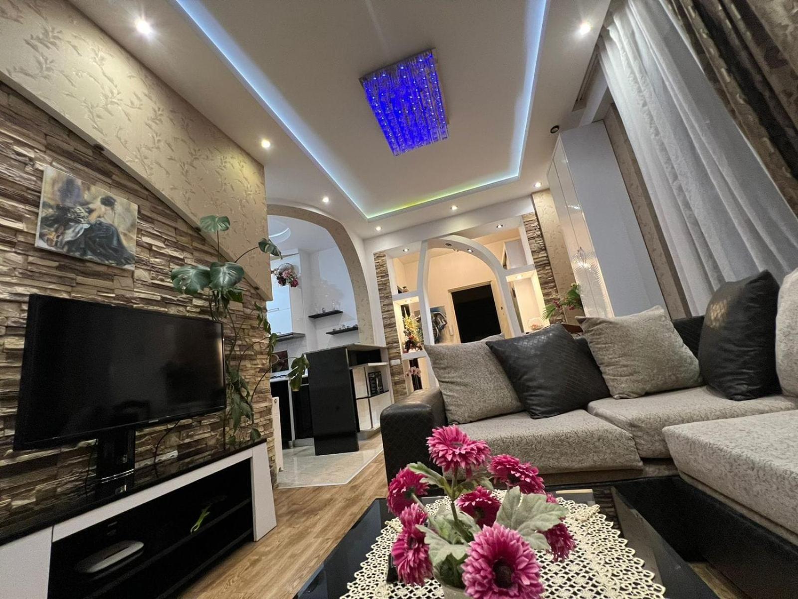 Cozy Apartment In The City Center Mtatsminda Tbilisi Ngoại thất bức ảnh