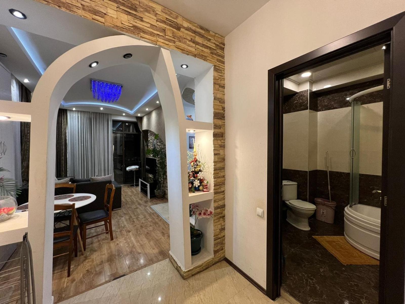 Cozy Apartment In The City Center Mtatsminda Tbilisi Ngoại thất bức ảnh