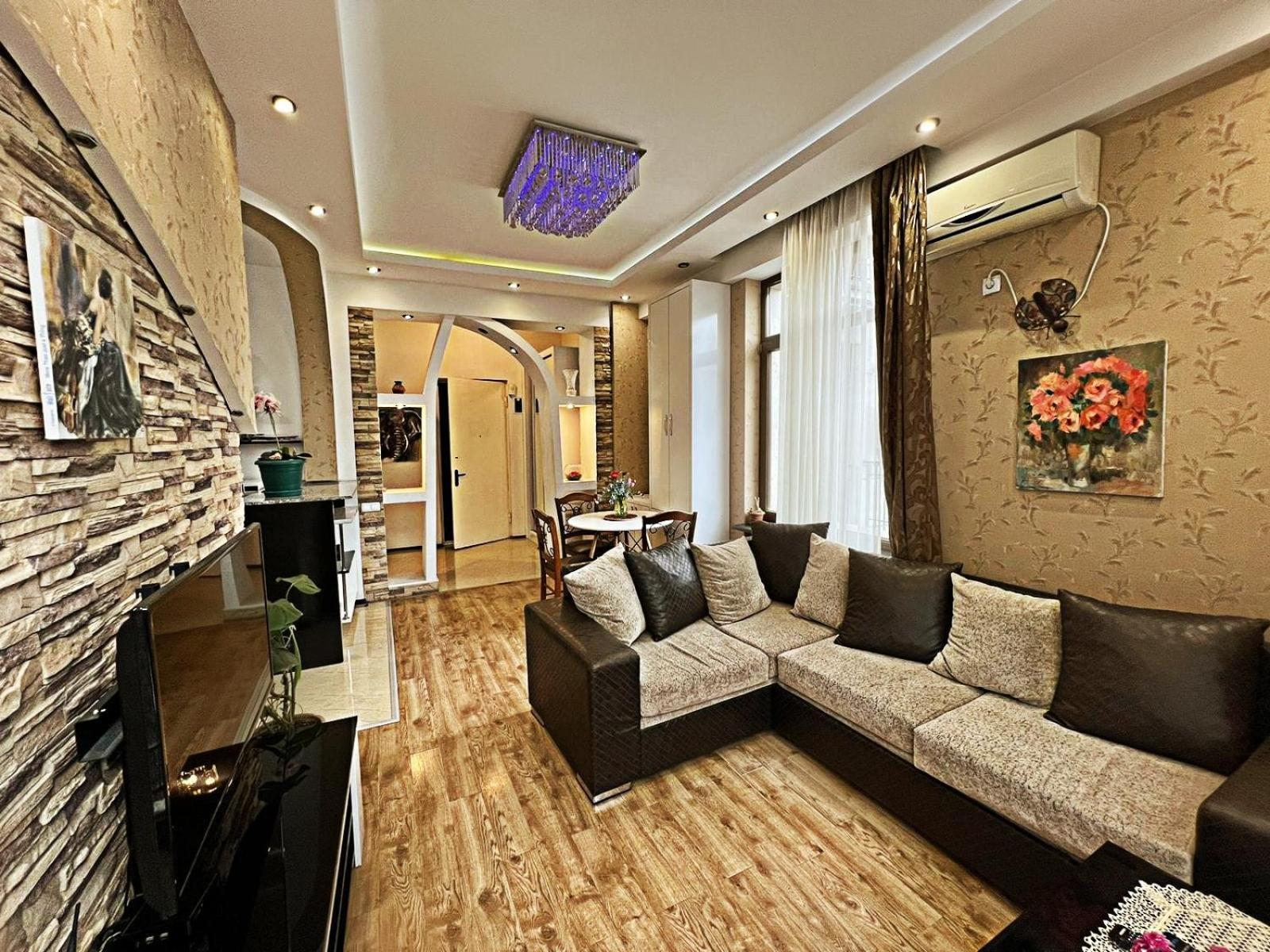 Cozy Apartment In The City Center Mtatsminda Tbilisi Ngoại thất bức ảnh