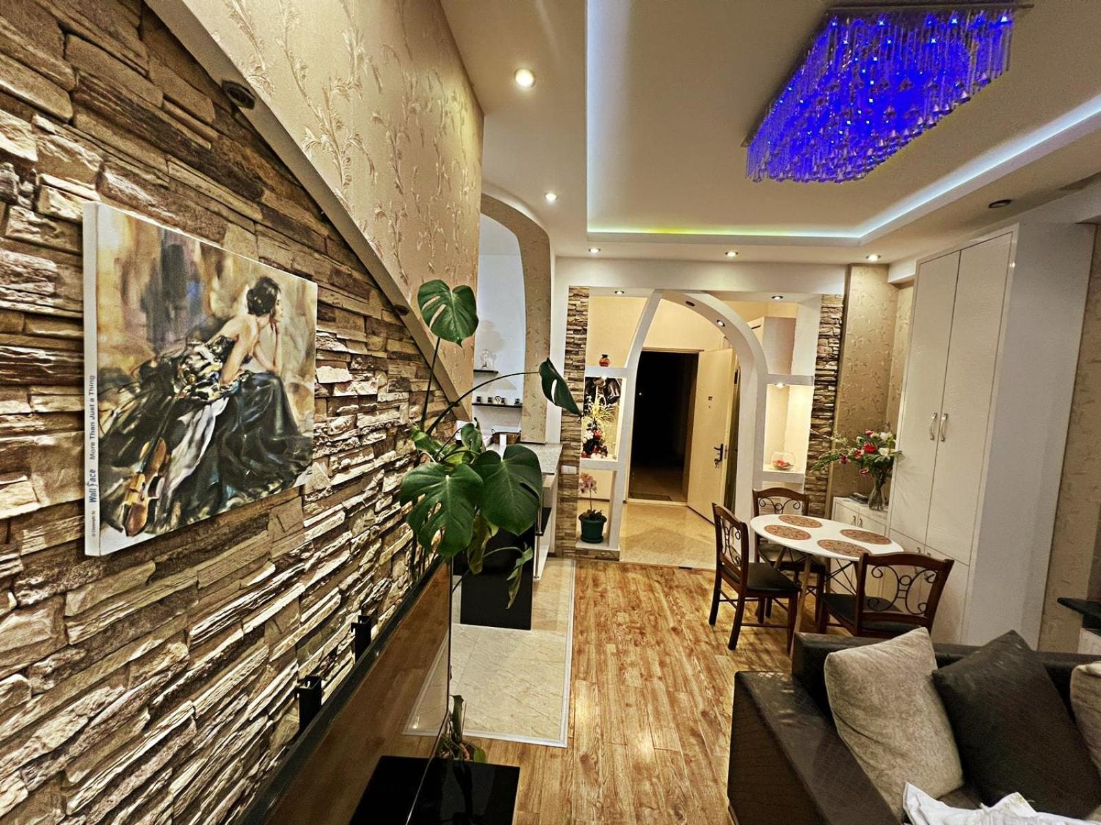 Cozy Apartment In The City Center Mtatsminda Tbilisi Ngoại thất bức ảnh