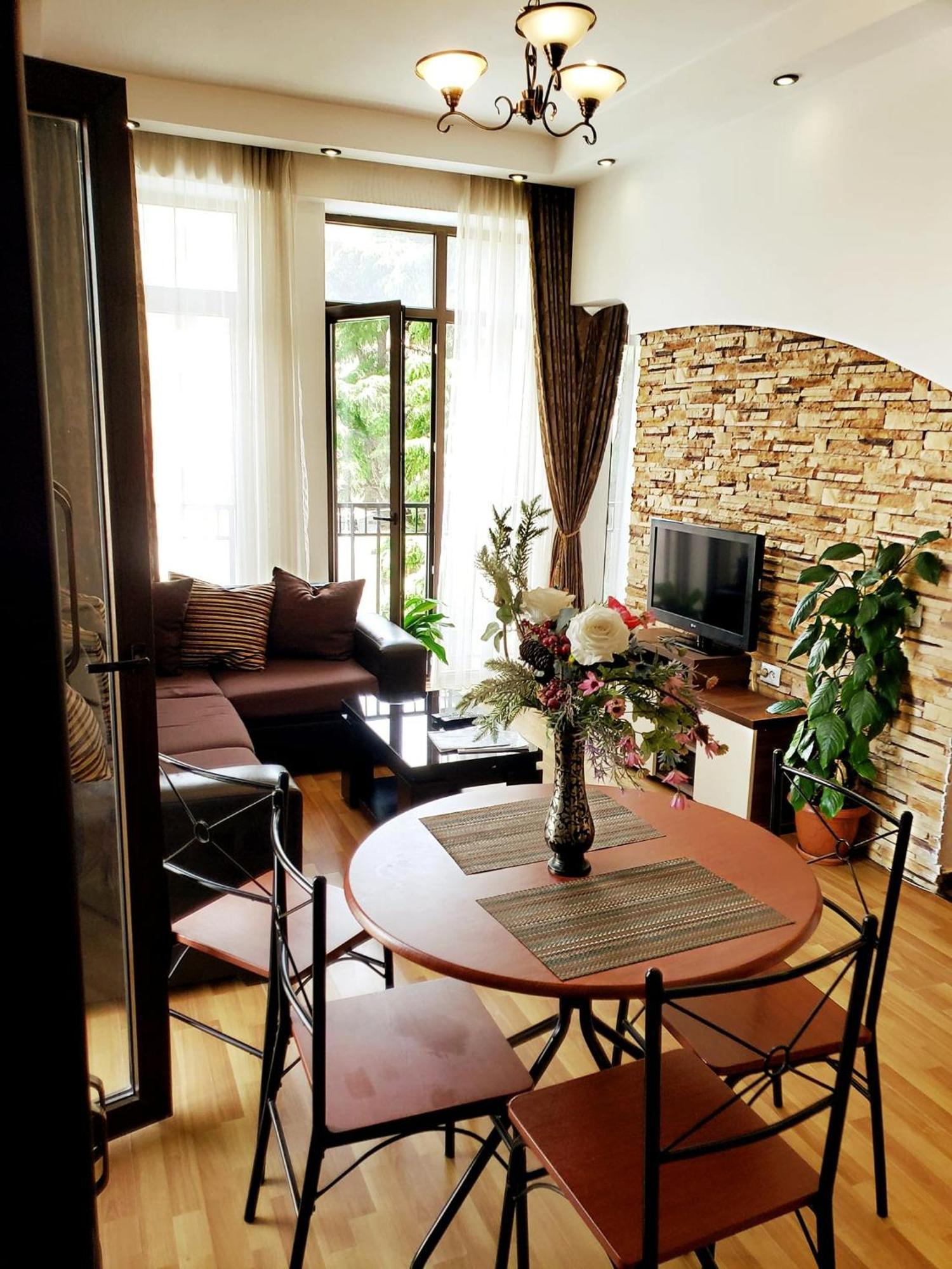 Cozy Apartment In The City Center Mtatsminda Tbilisi Ngoại thất bức ảnh