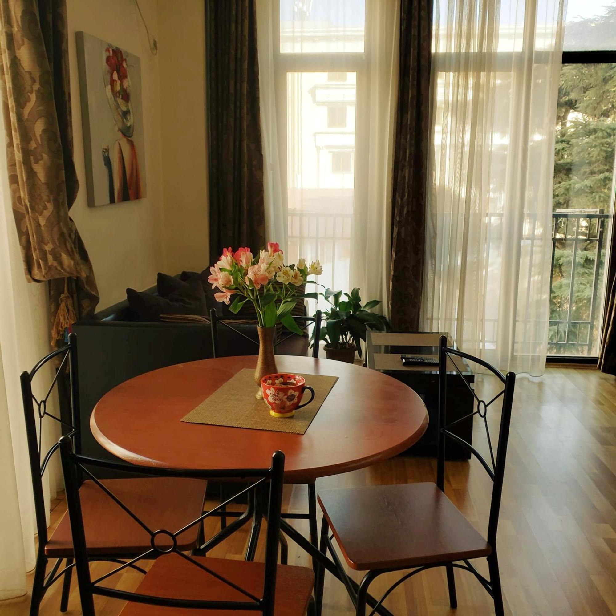 Cozy Apartment In The City Center Mtatsminda Tbilisi Ngoại thất bức ảnh