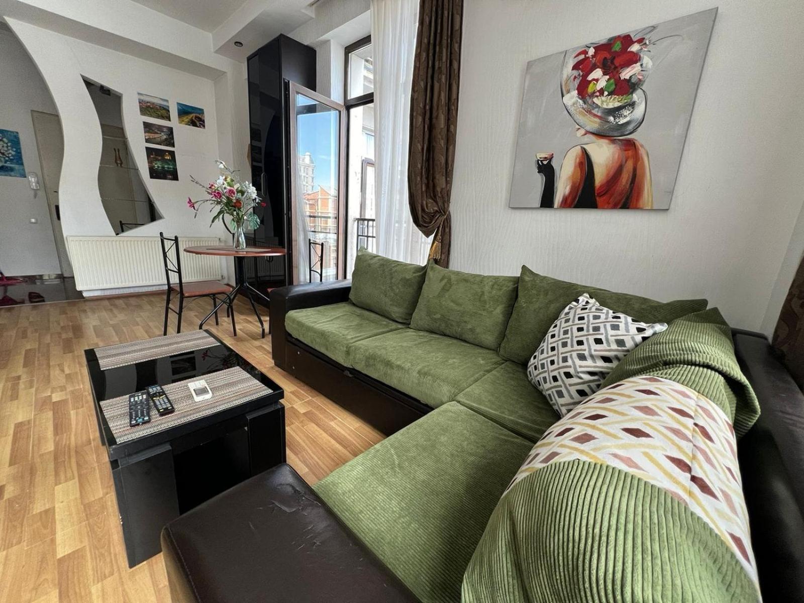 Cozy Apartment In The City Center Mtatsminda Tbilisi Ngoại thất bức ảnh