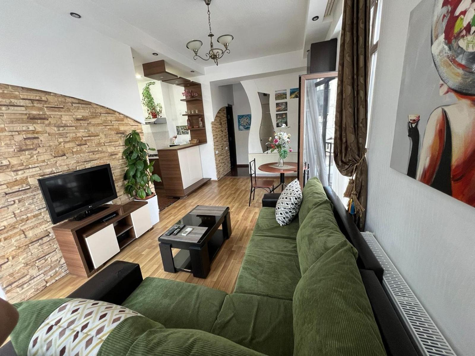 Cozy Apartment In The City Center Mtatsminda Tbilisi Ngoại thất bức ảnh